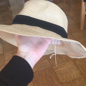 Madewell hat never worn!!